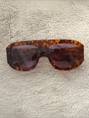 LORVAE Sunglasses